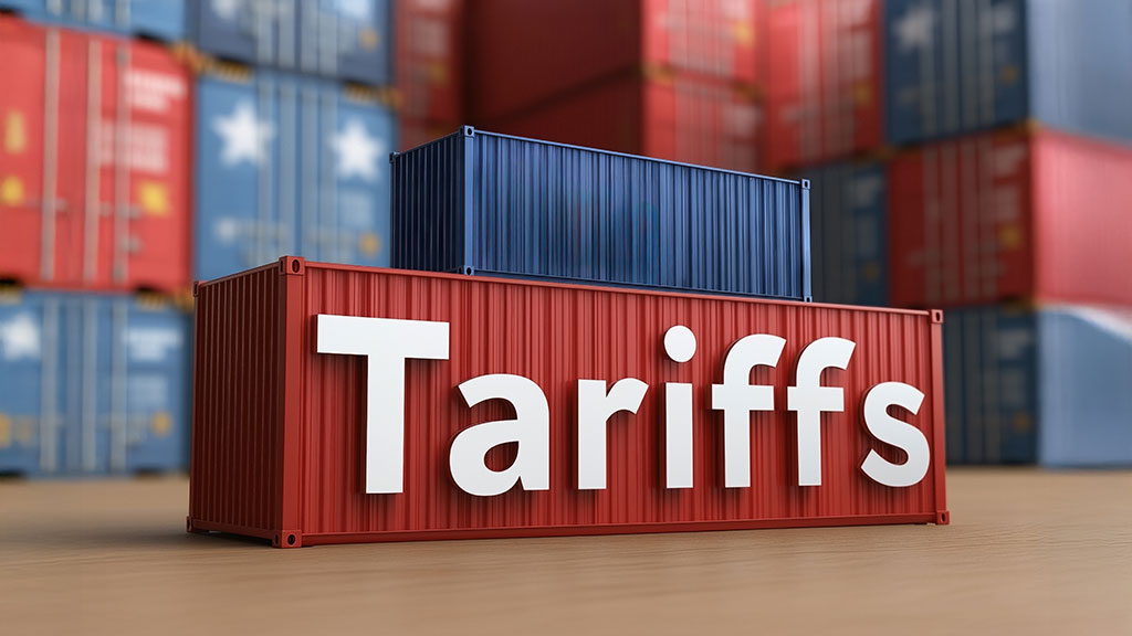 Handelscontainer, auf dem steht Tariffs
